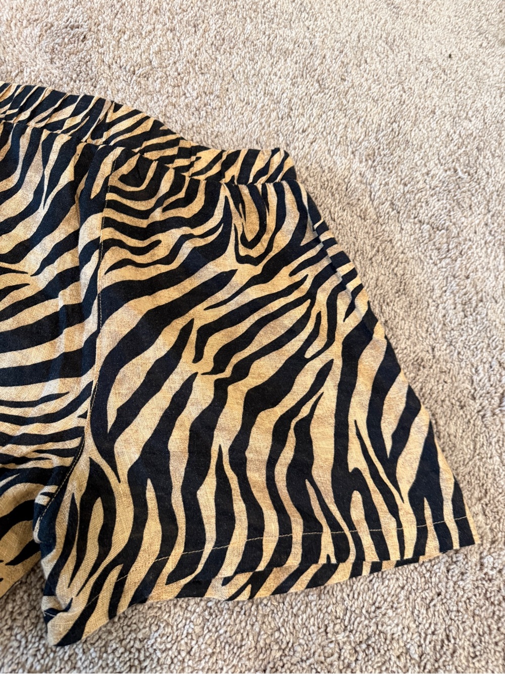 ELIE ELIE TAHARI Tiger Print 100% Linen shorts size small - Picture 10 of 16